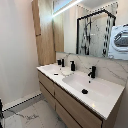 Grande Maison Centre - 5ch - 14 Pers Vakantiehuis Neuilly-Plaisance